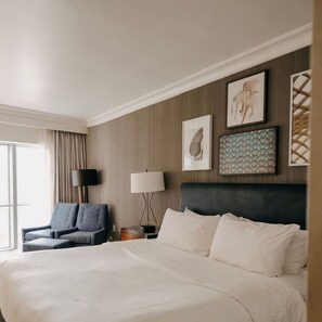 Classic Room, 1 King Bed | Premium bedding, in-room safe, desk, blackout curtains - Le Meridien Arlington (Arlington)