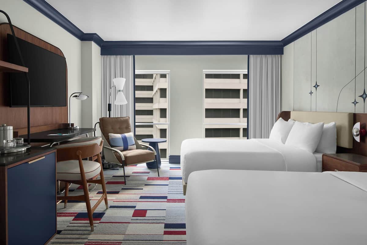 Habitación clásica, 2 camas Queen size | Ropa de cama de alta calidad y caja de seguridad en la habitación