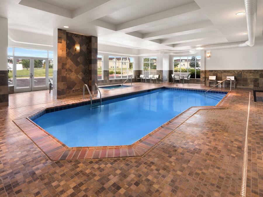 Una piscina cubierta