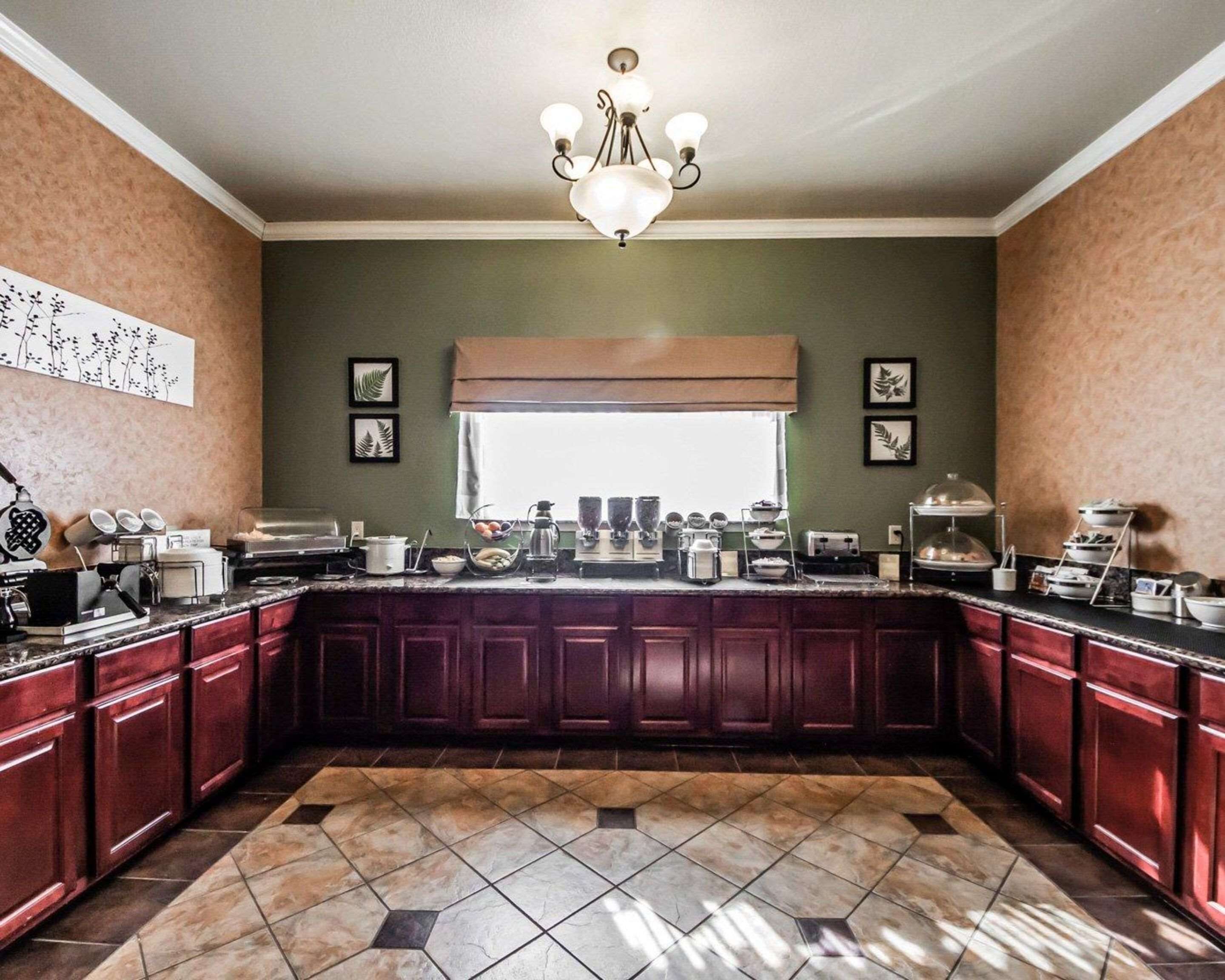 free daily on-the-go breakfast