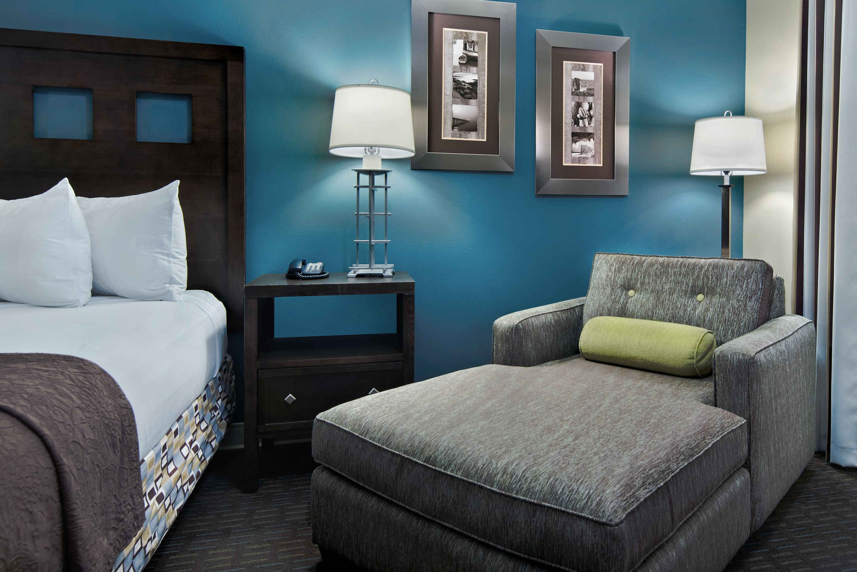 bay view king suite | premium bedding, desk, iron/ironing board, free cots/infant beds