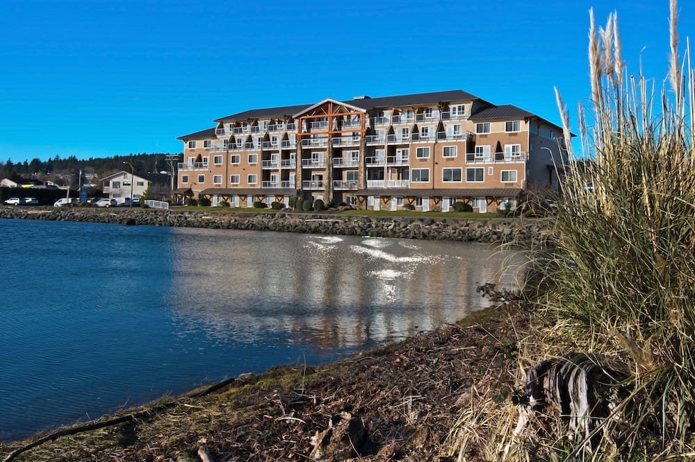 Oxford Suites Silverdale