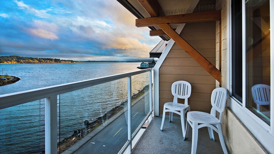 Oxford Suites Silverdale