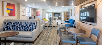 Holiday Inn Express & Suites Englewood Denver South by IHG