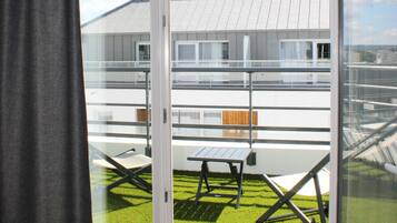 Dupleks Keluarga, Beberapa Tempat Tidur, Boleh Merokok, teras | Pemandangan dari kamar