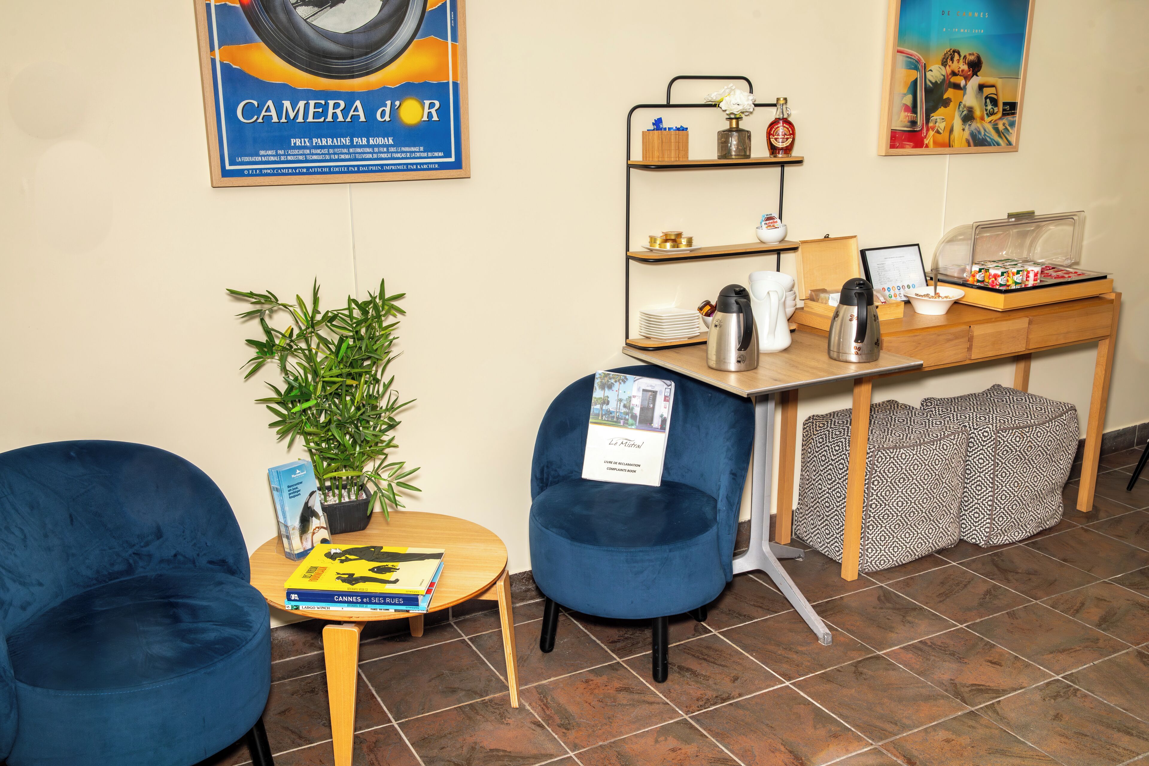 daily continental breakfast (eur 11 per person)