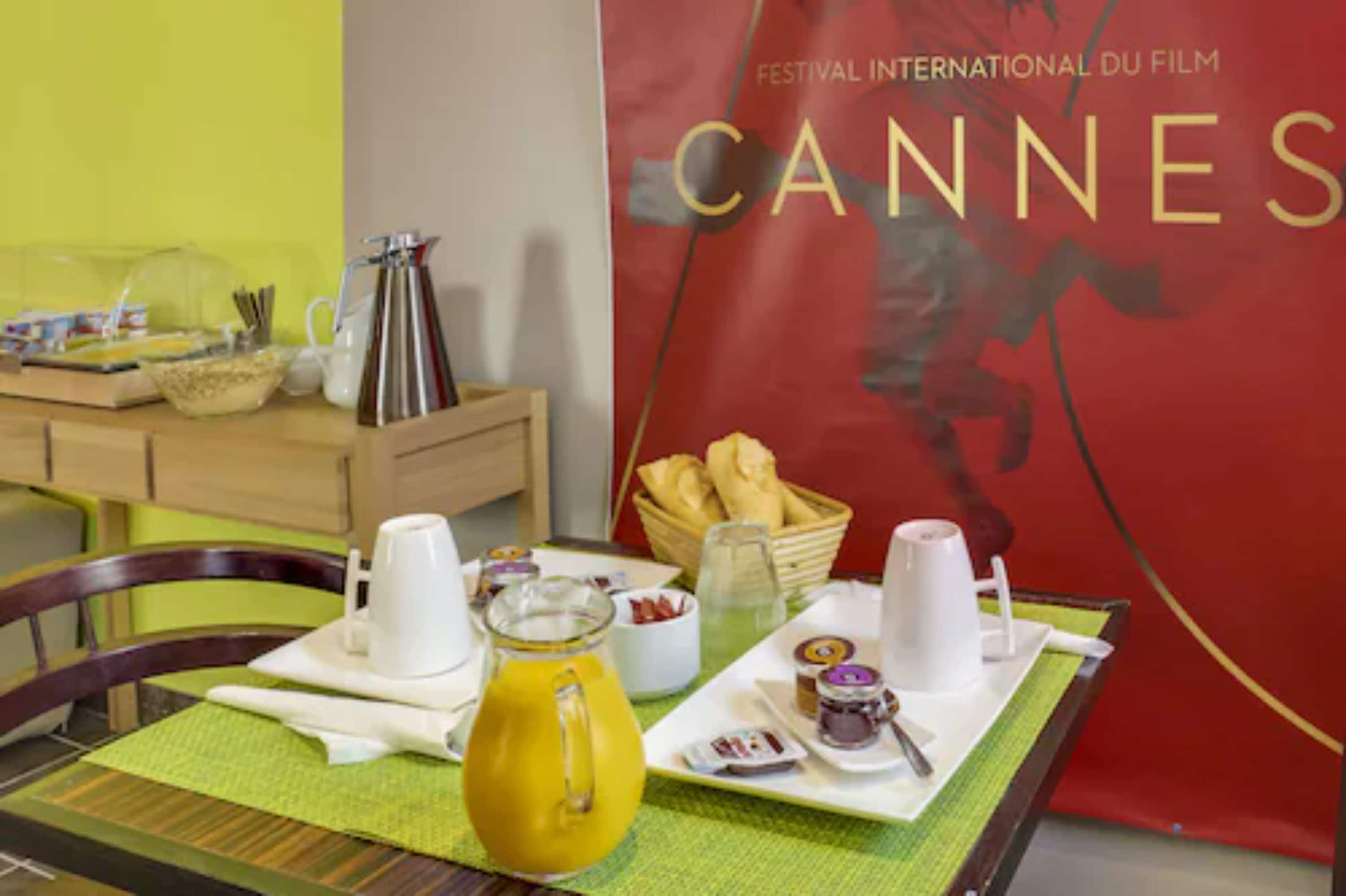 Petit déjeuner continental servi tous les jours en supplément