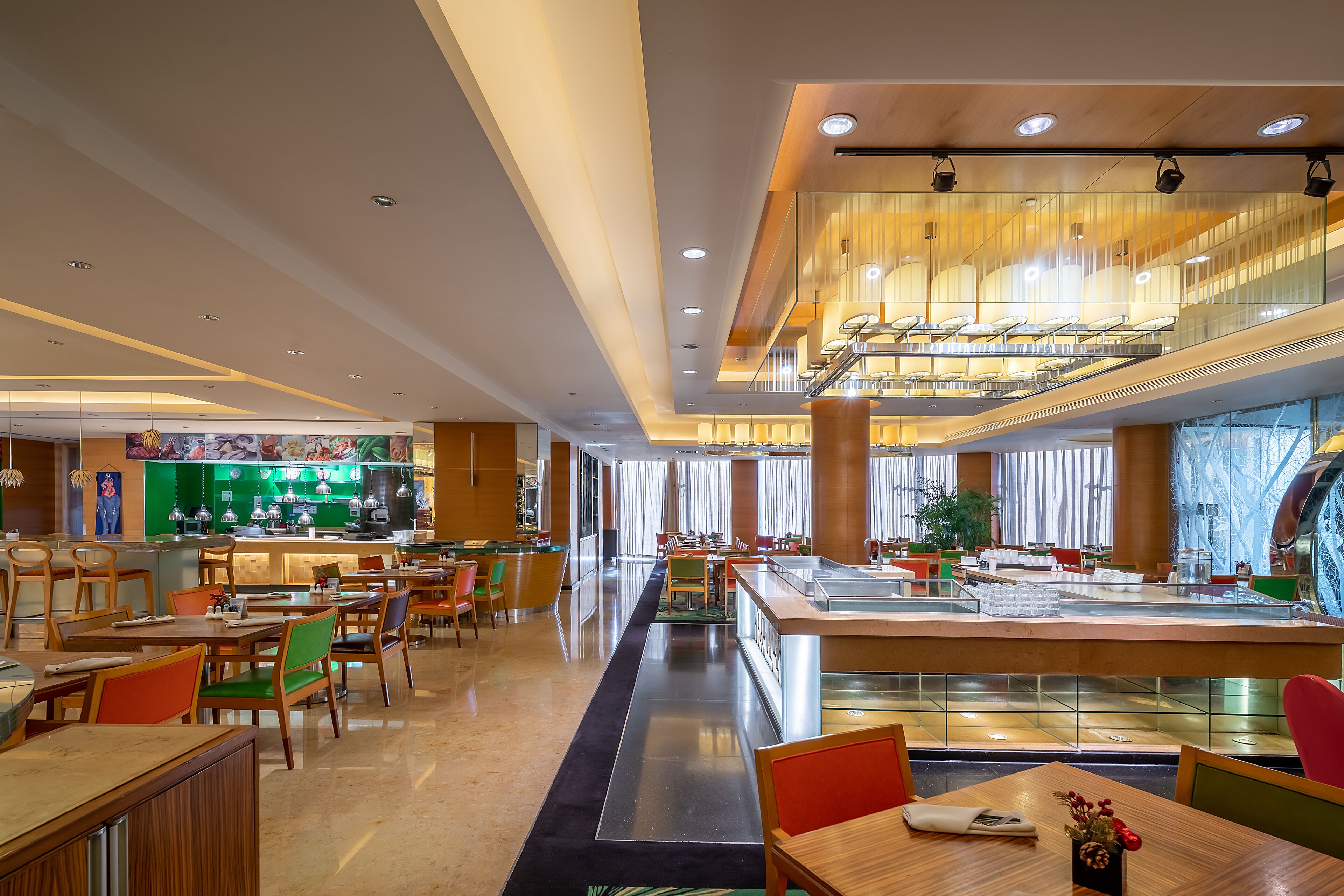 Breakfast (CNY 195.5 per person)