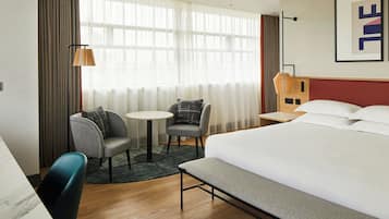 Panorama suite, 1 kingsize bed | Hypoallergeen beddengoed, een kluis op de kamer, een bureau