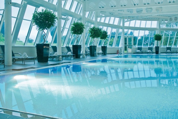 Indoor pool, pool loungers