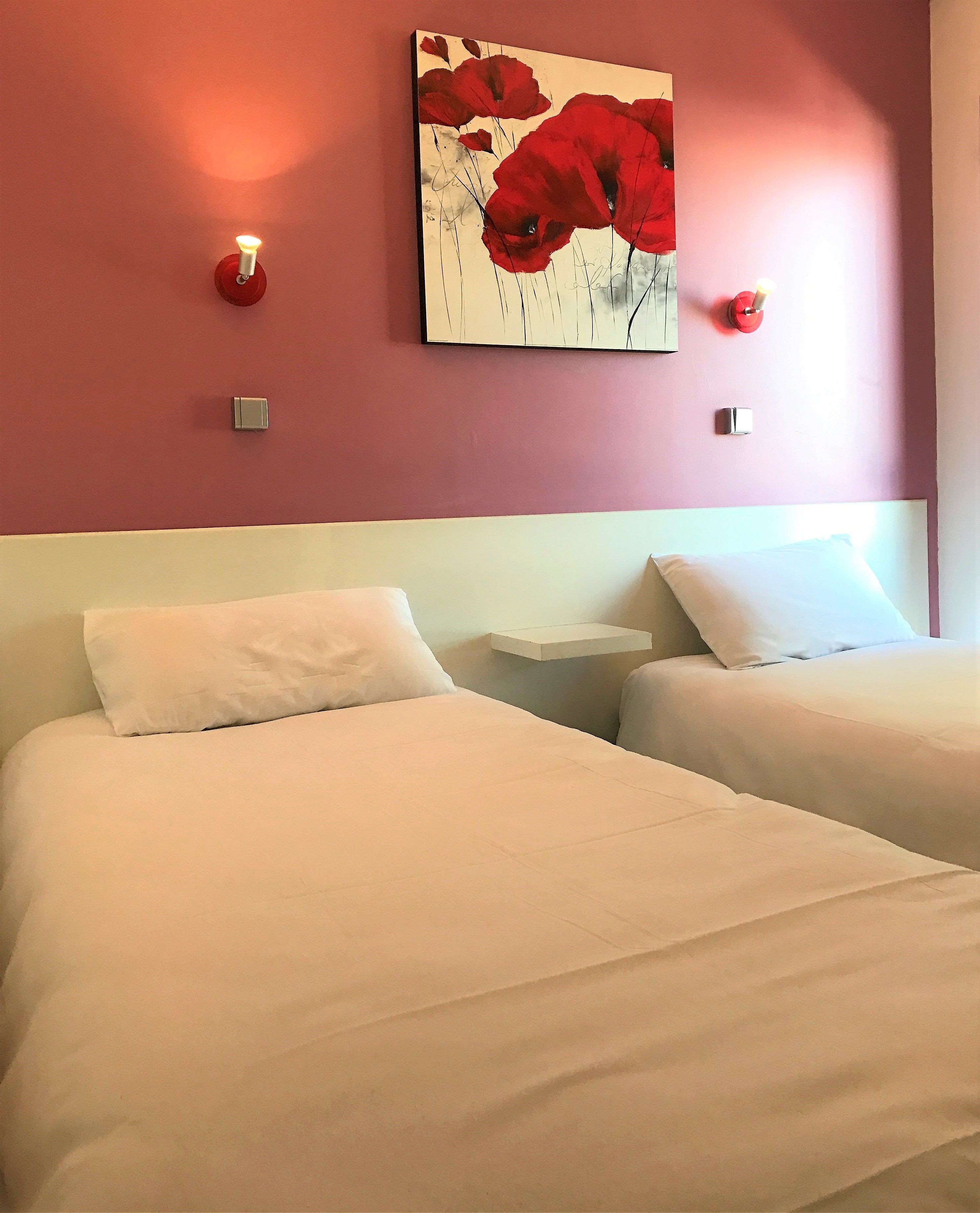 twin room | desk, blackout curtains, free cots/infant beds, free wifi