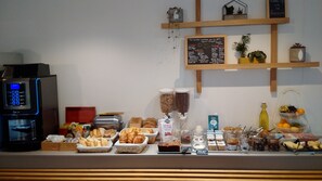 Daily buffet breakfast for a fee - Halt Hotel (Montpellier)