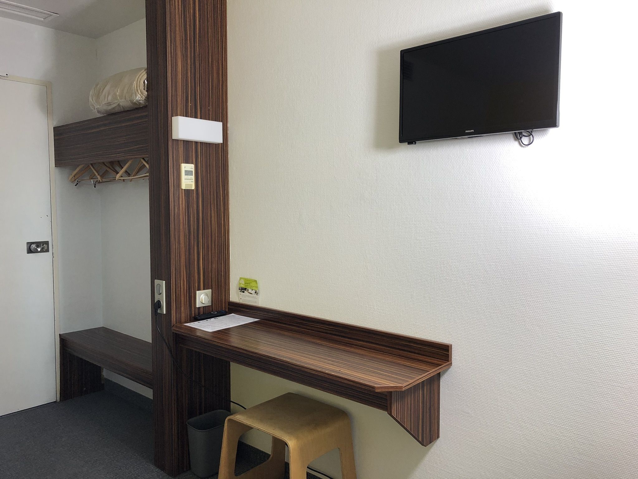 double room | desk, blackout curtains, free cots/infant beds, free wifi