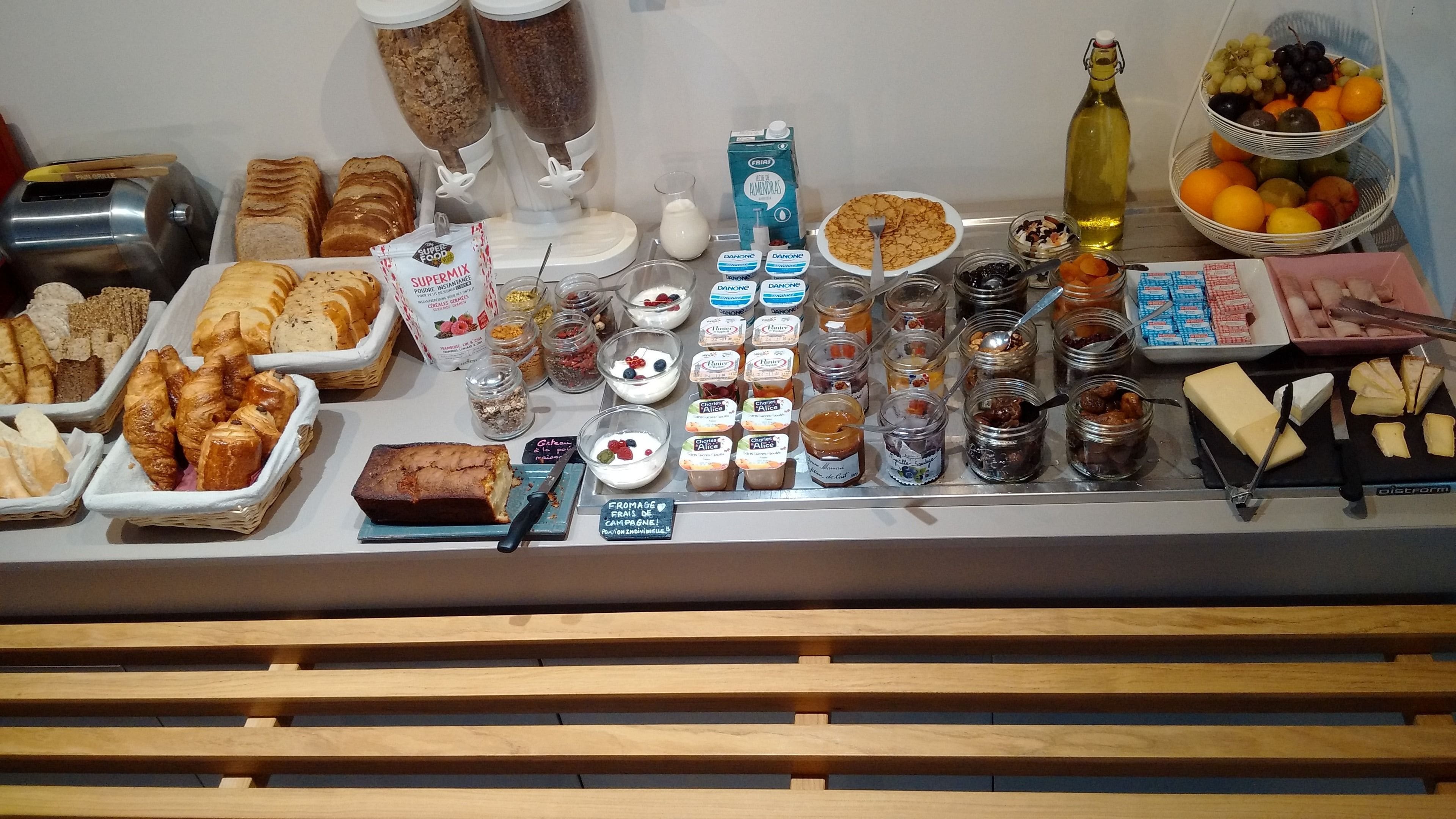 daily buffet breakfast (eur 8.90 per person)