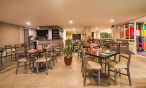 Breakfast, lunch, dinner and brunch served  - Quinta Rivera (Actopan)