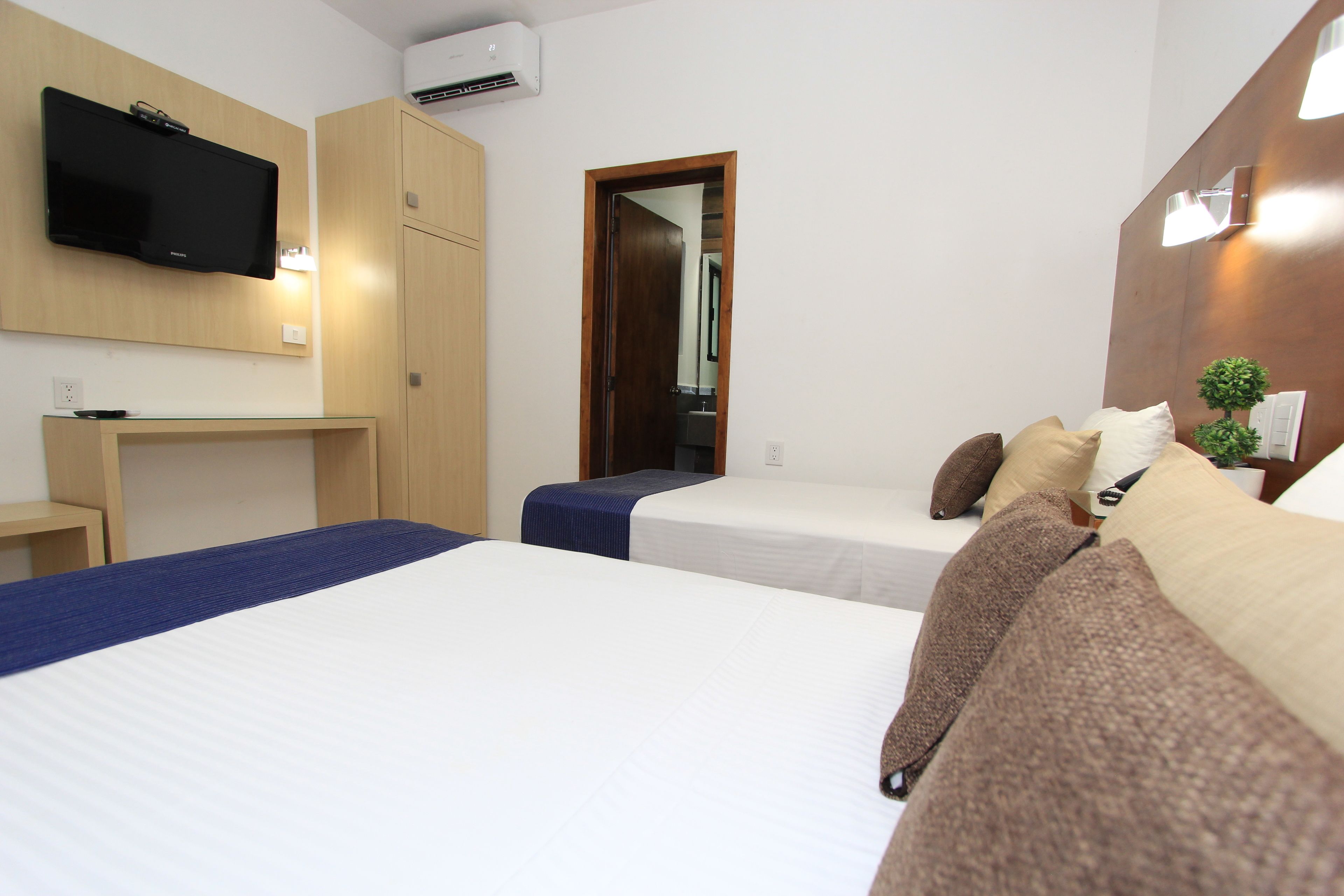 standard room | egyptian cotton sheets, premium bedding, desk, blackout curtains