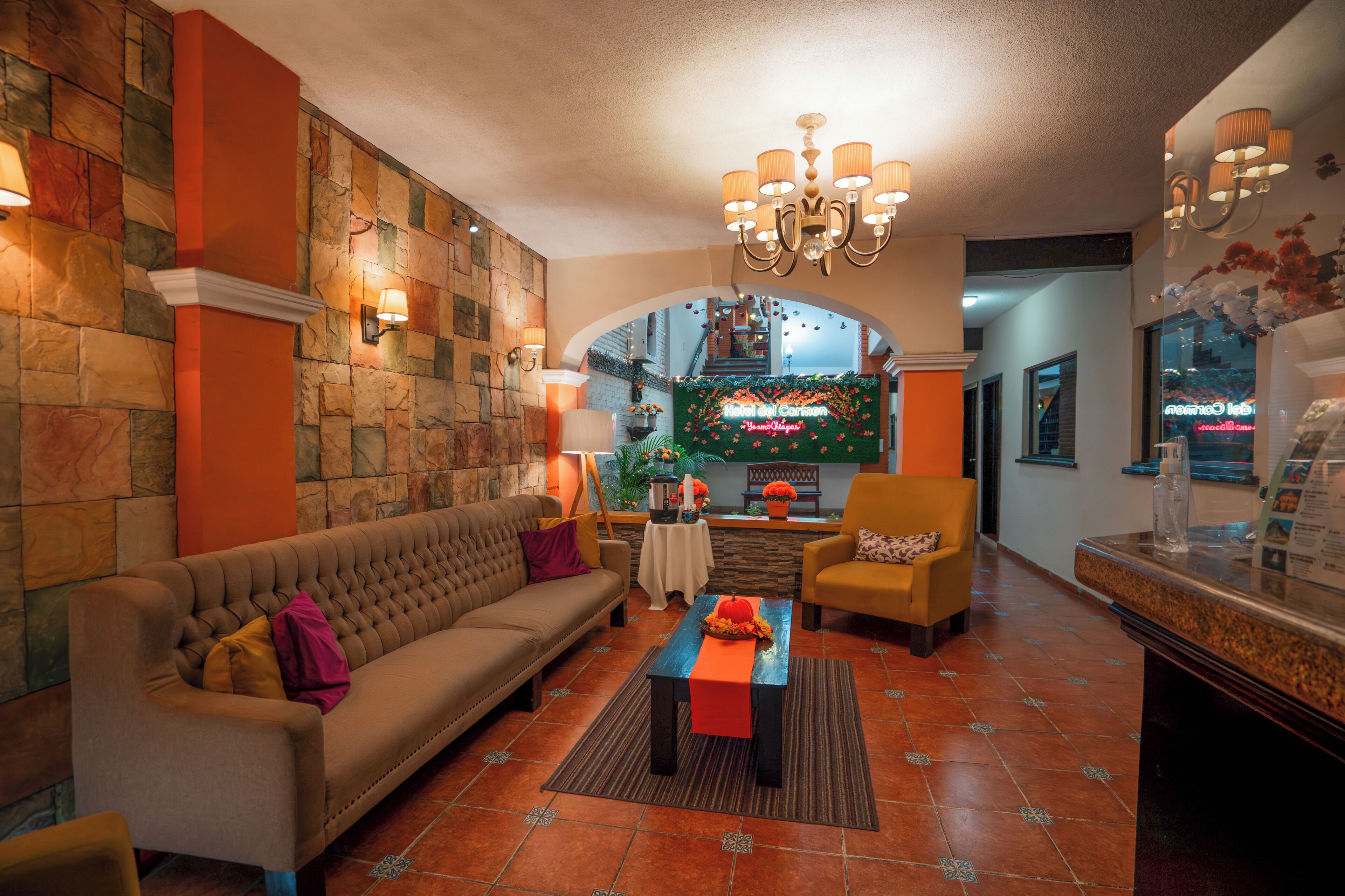 En 32-tommers TV med Parabol-TV