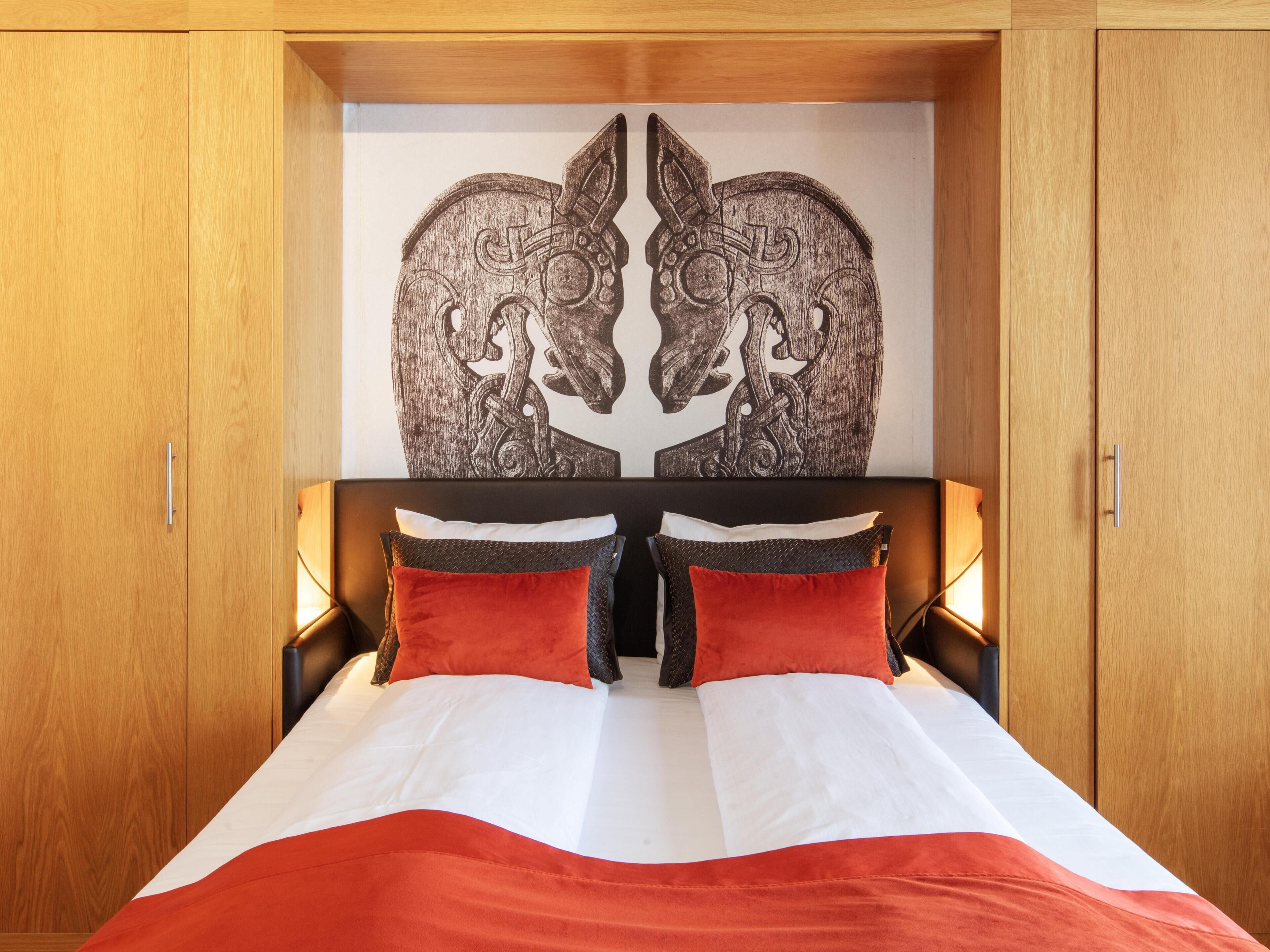 Ropa de cama de alta calidad, escritorio y sistema de insonorización 