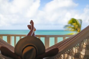 Minibar, coffres-forts dans les chambres, bureau, Wi-Fi gratuit