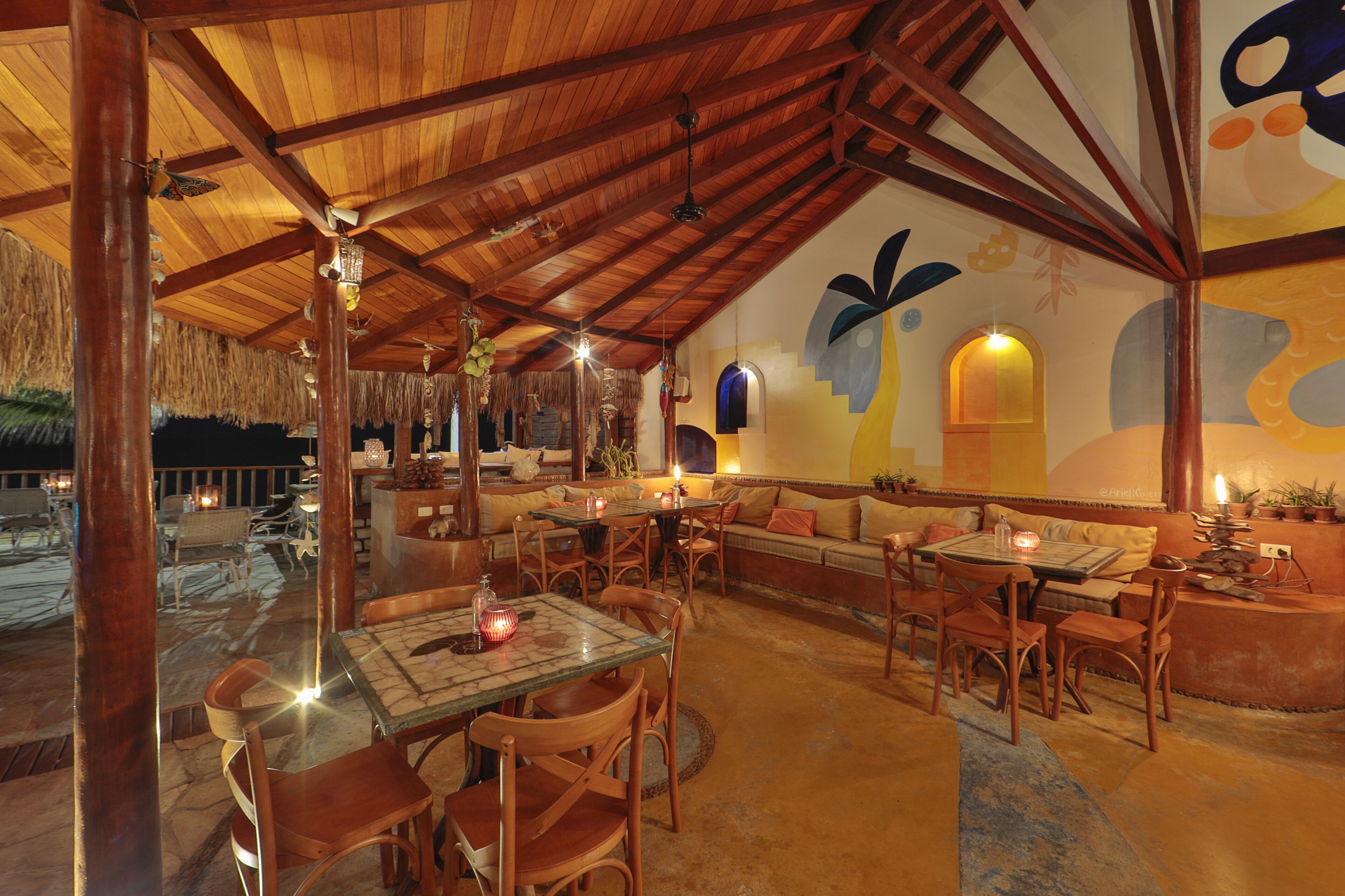 breakfast, lunch and dinner served