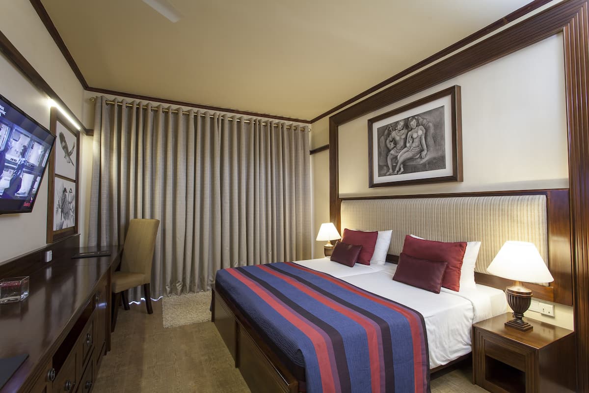 1 bedroom, premium bedding, minibar, in-room safe