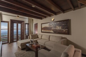 1 bedroom, premium bedding, minibar, in-room safe