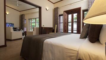 Junior Mountain View Suite | 1 bedroom, premium bedding, minibar, in-room safe