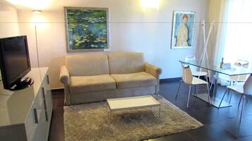 Suite | Wohnbereich | Fernseher