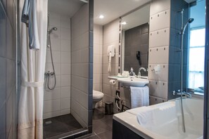 Suite (Free Wifi) | Bathroom | Hair dryer, towels - Hotel Burgas (Burgas)