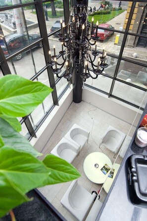 Lobby sitting area - Hotel Burgas (Burgas)