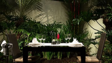 Ze serveren er ontbijt, lunch en diner