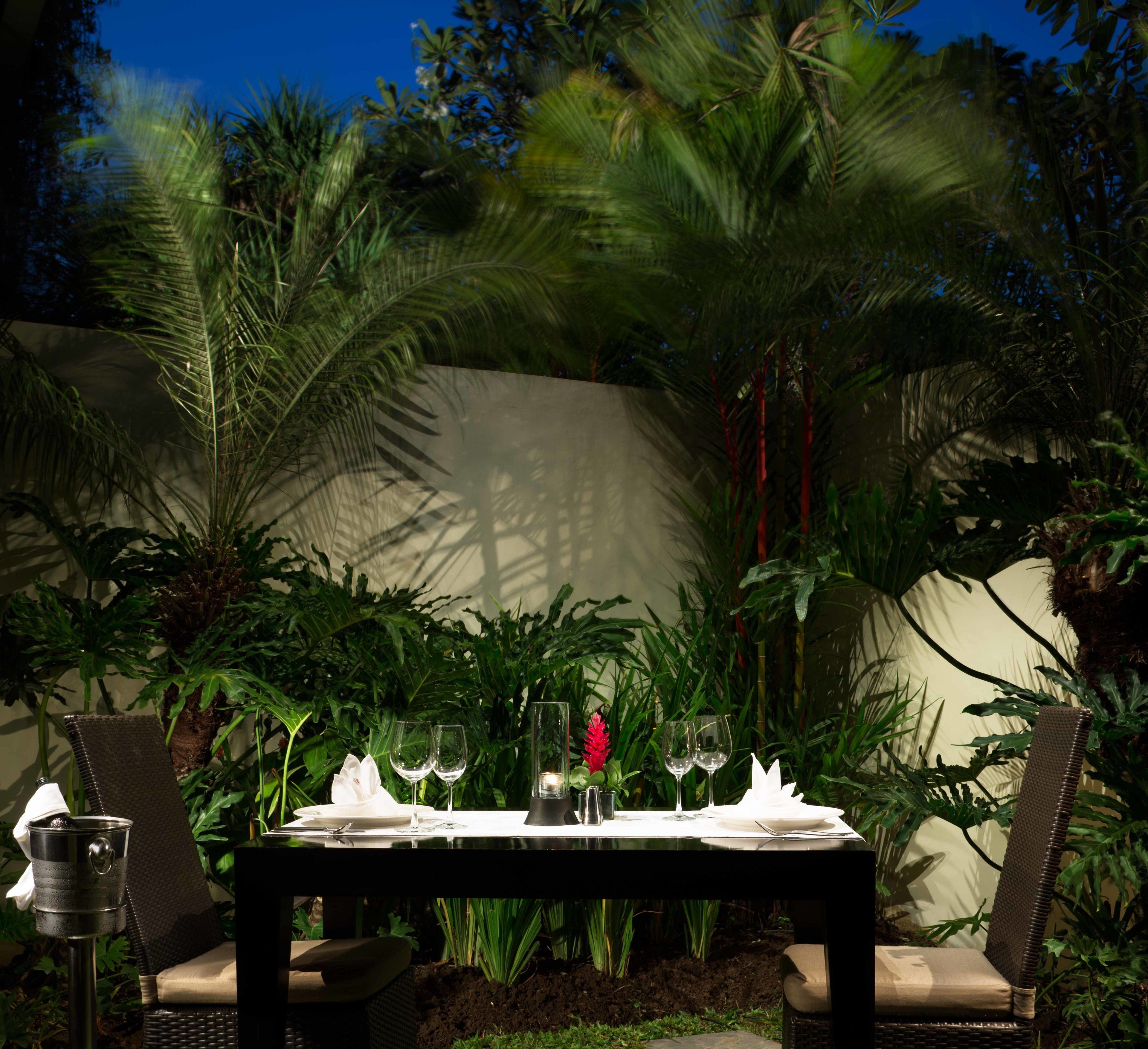 Frukost, lunch och middag serveras