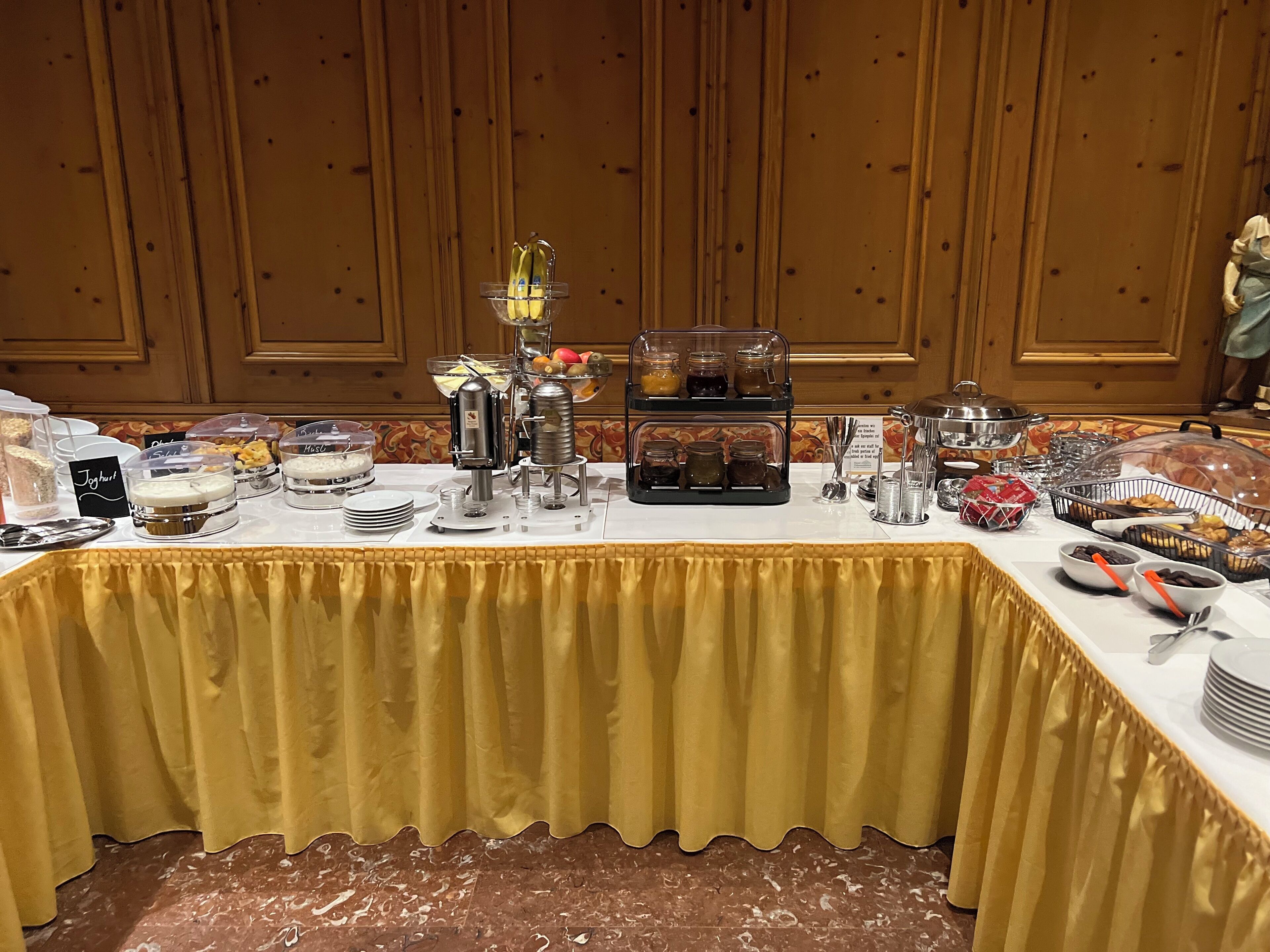 Daily buffet breakfast (EUR 9 per person)
