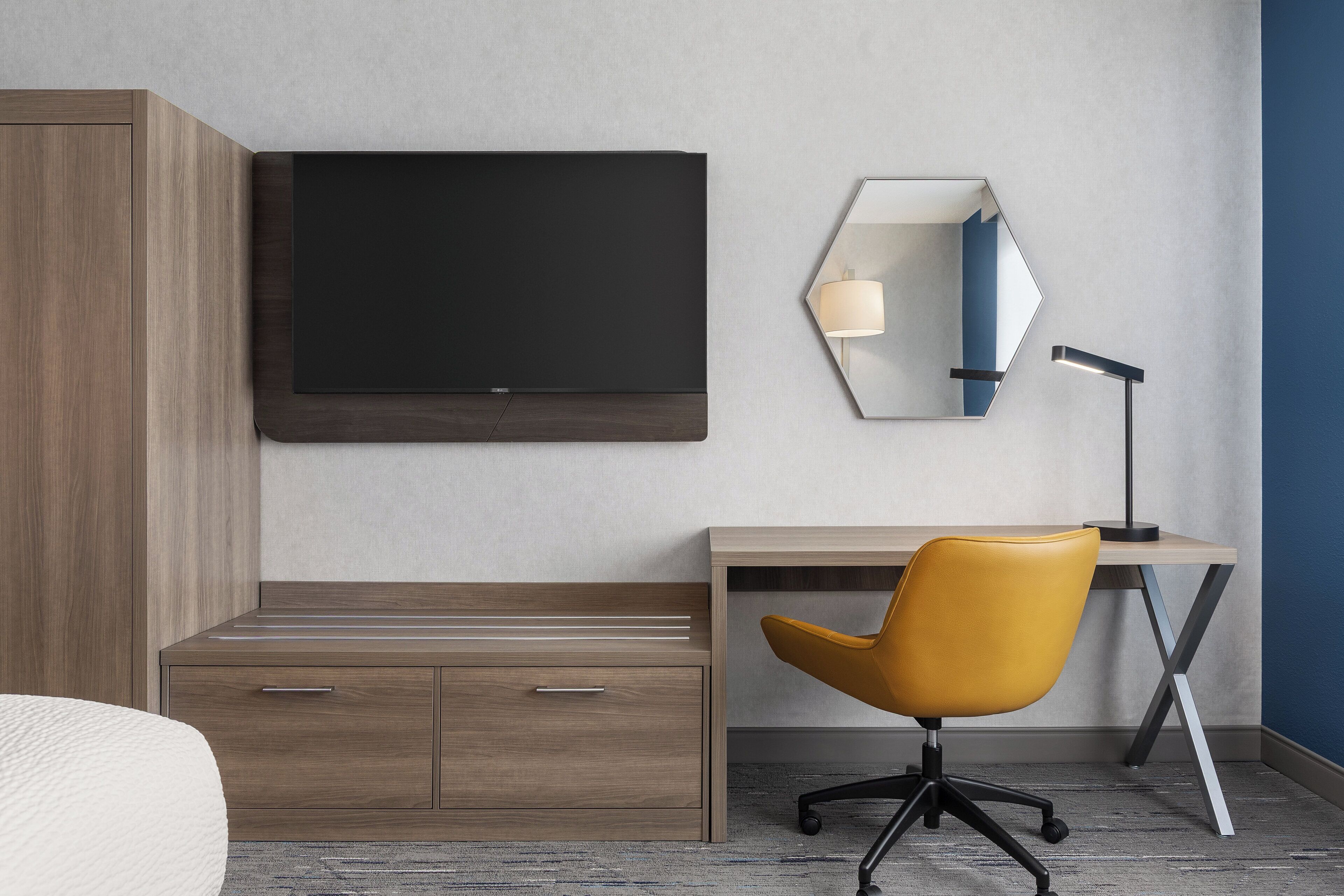 Cortinas blackout, tabla de planchar con plancha y wifi gratis 