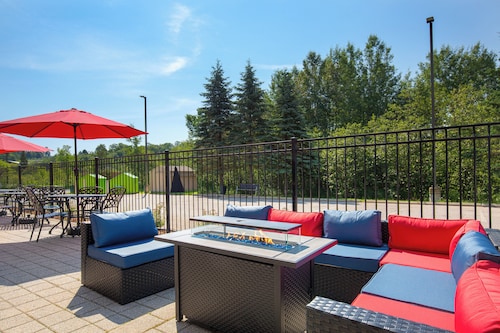 Holiday Inn Express & Suites Huntsville by IHG