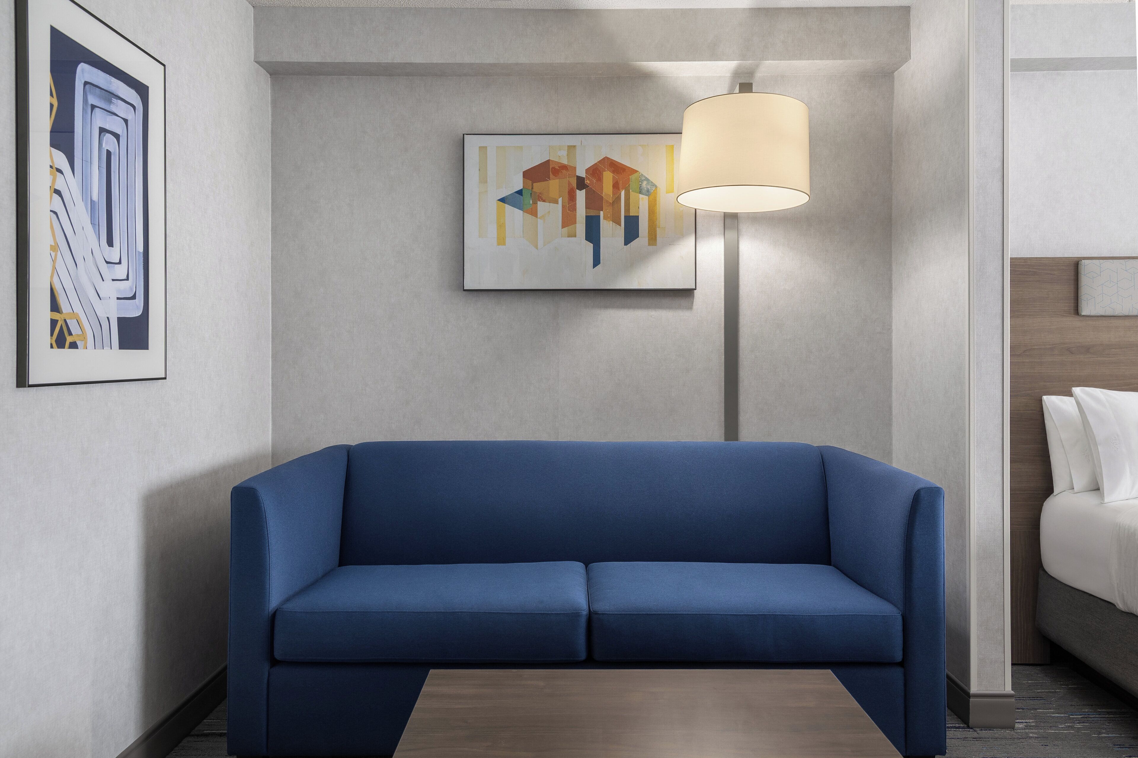 Televisión de pantalla plana de 43 pulgadas con canales por cable 