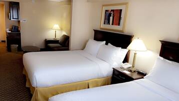 Suite, Meerdere bedden (Wet Bar) | Verduisterende gordijnen, een strijkplank/strijkijzer, gratis wifi