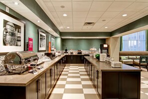 Free daily buffet breakfast  - Hampton Inn by Hilton London (London)