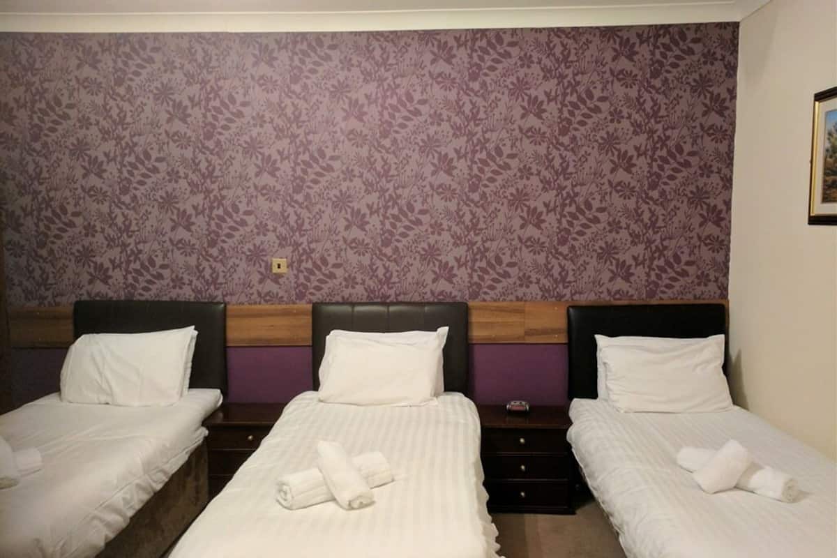 Standard Triple Room, Ensuite