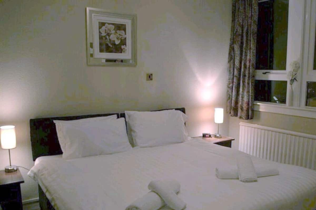 Standard Twin Room, Ensuite