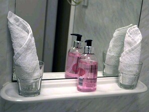 Bathroom - The Ben Mhor (Grantown-on-Spey)