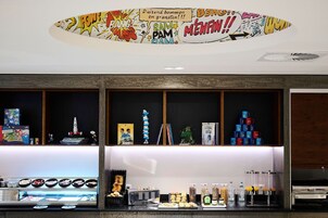 每日供应自助式早餐（每人 EUR 17）