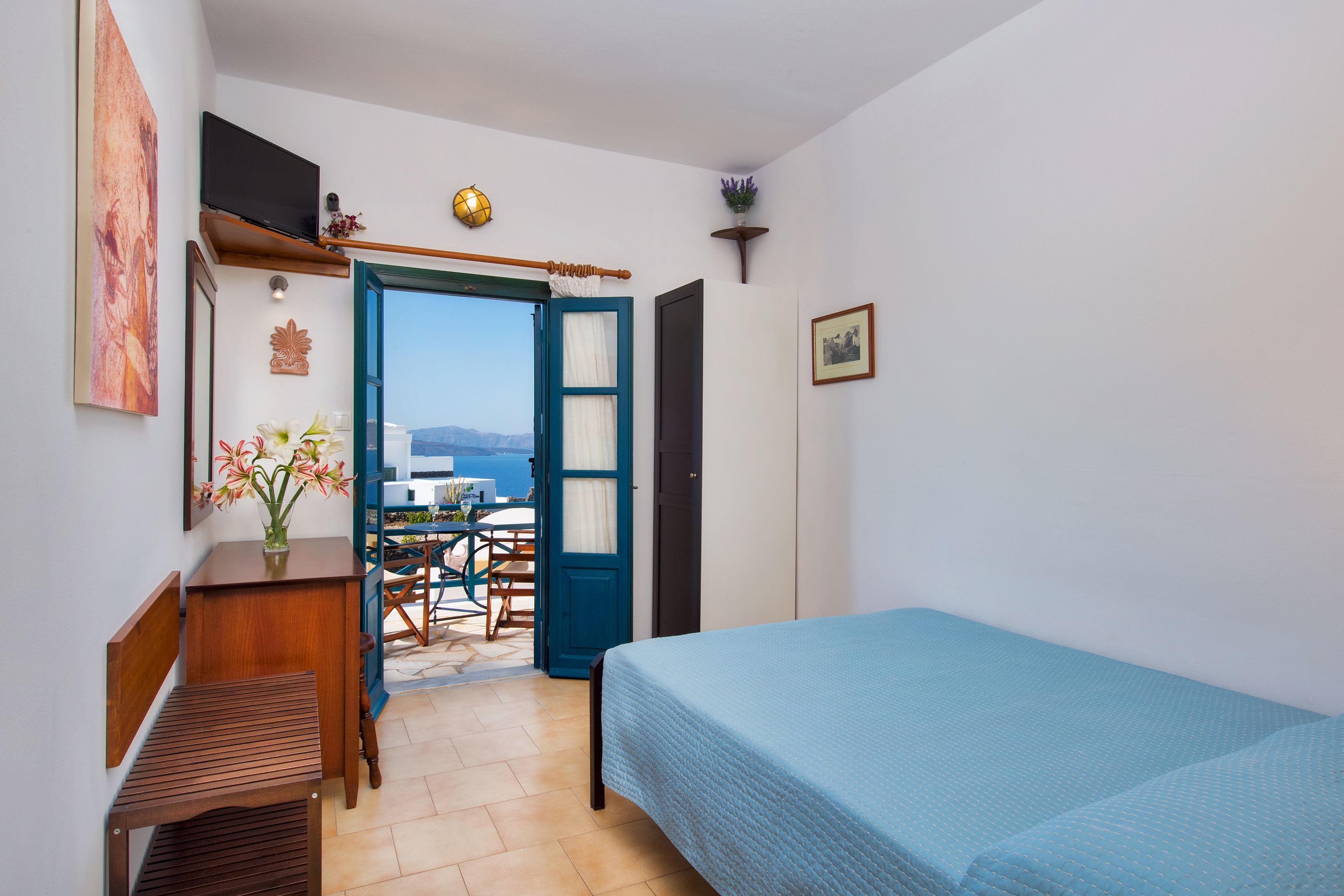 standard room | minibar, desk, soundproofing, iron/ironing board