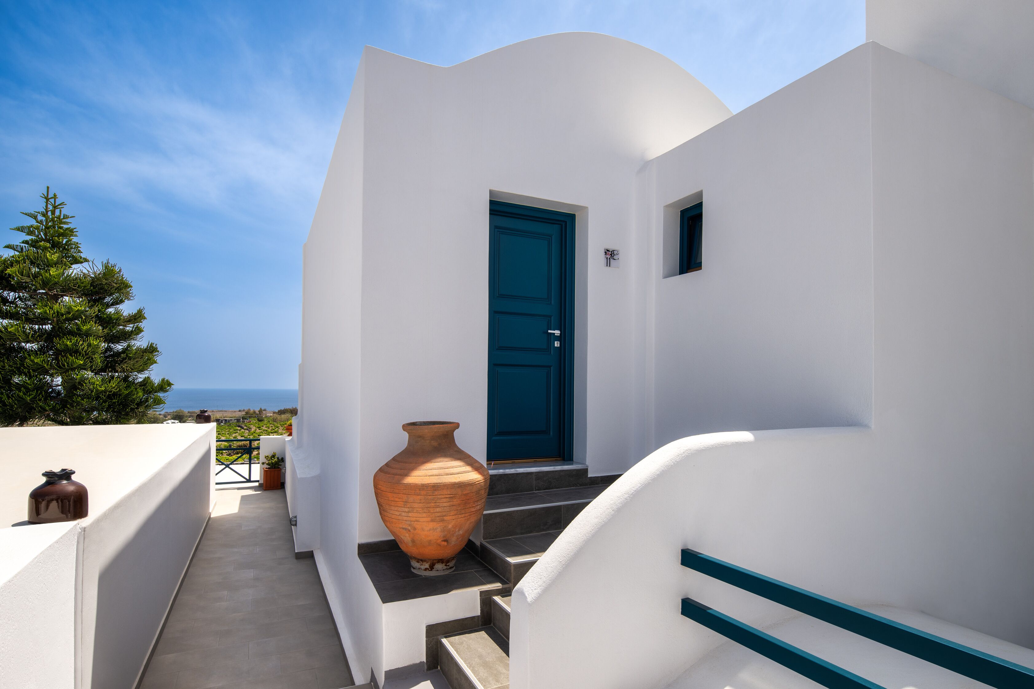 minibar, desk, soundproofing, iron/ironing board