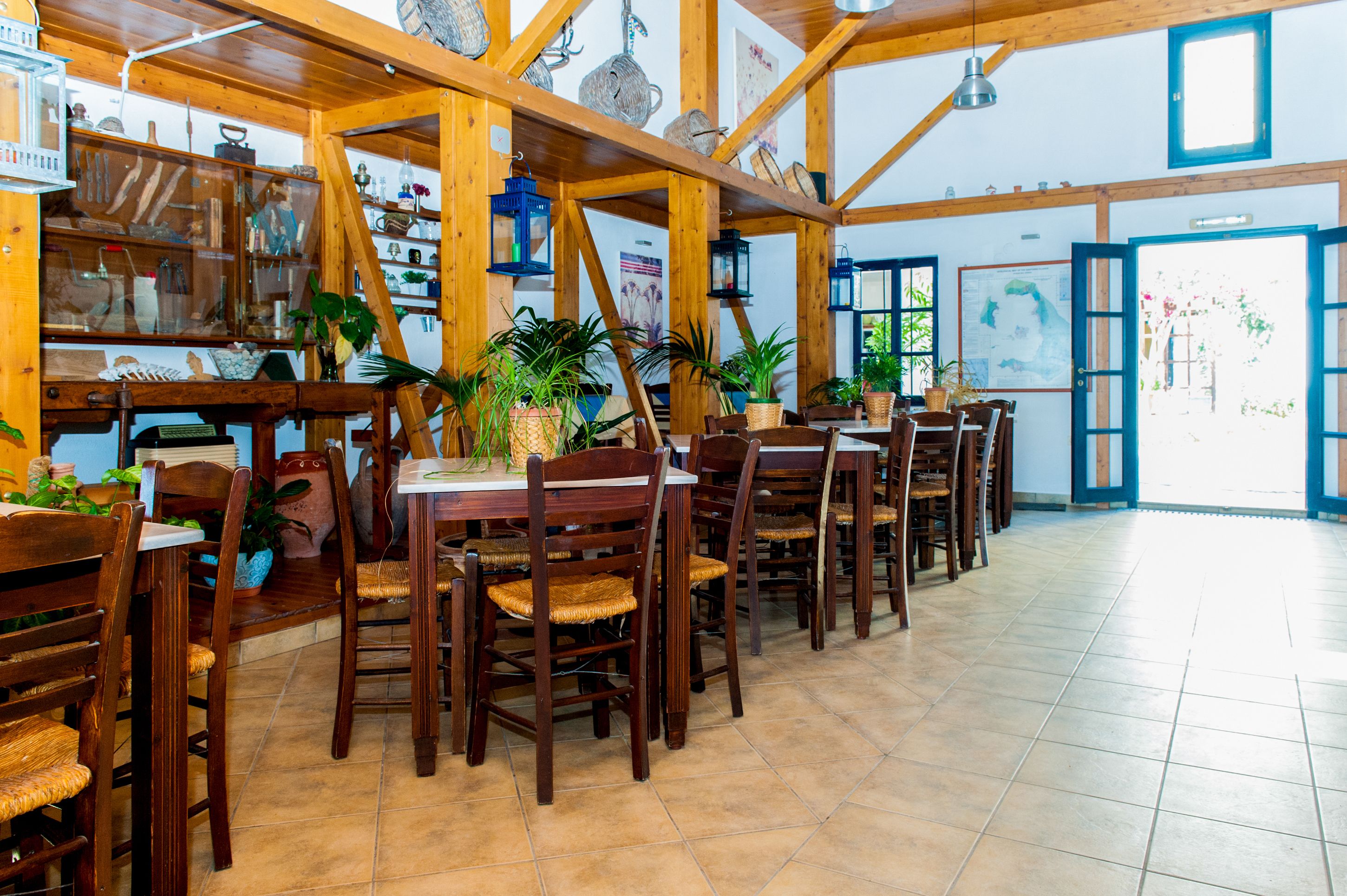 free buffet breakfast