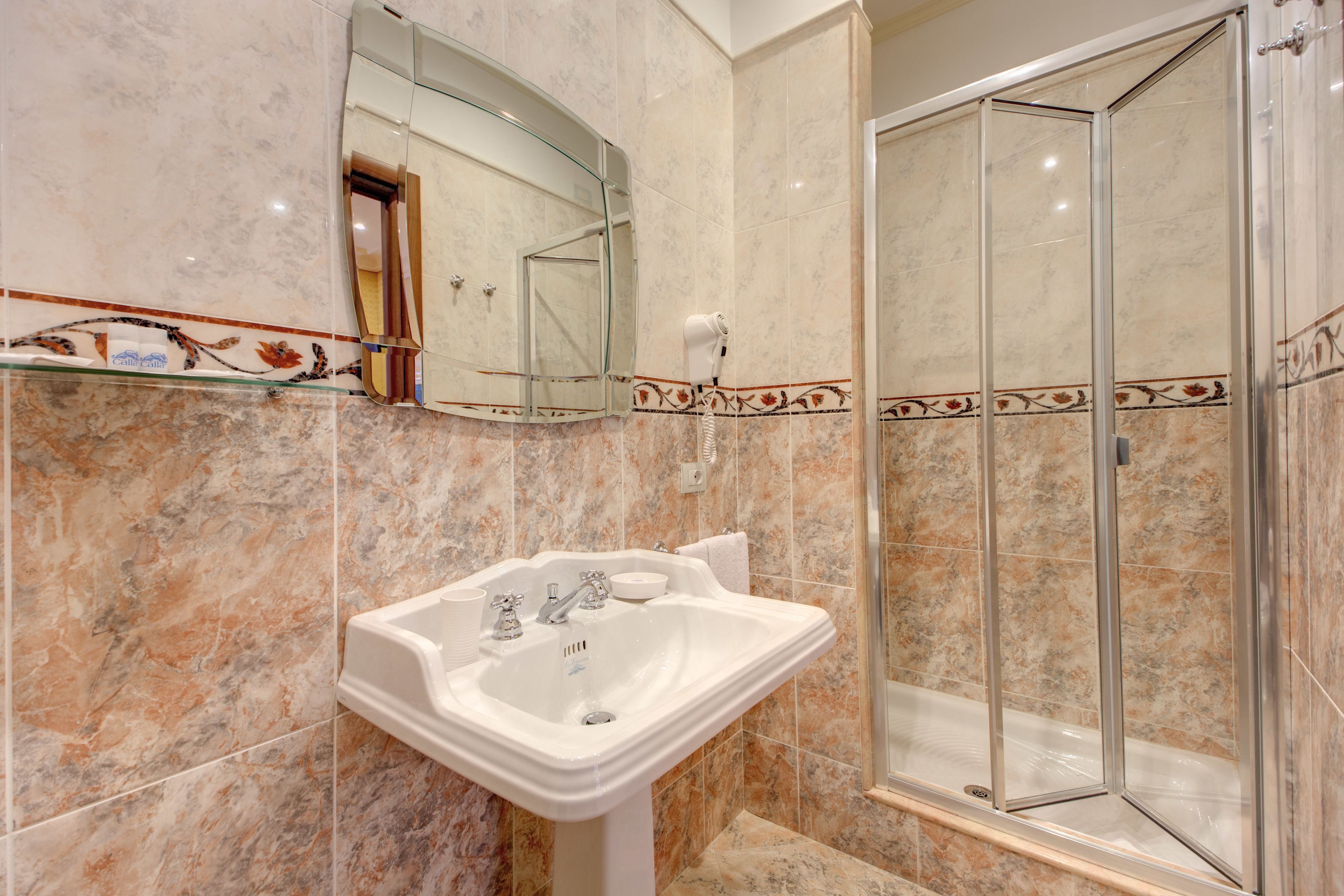 double room | bathroom | shower, free toiletries, hair dryer, bidet