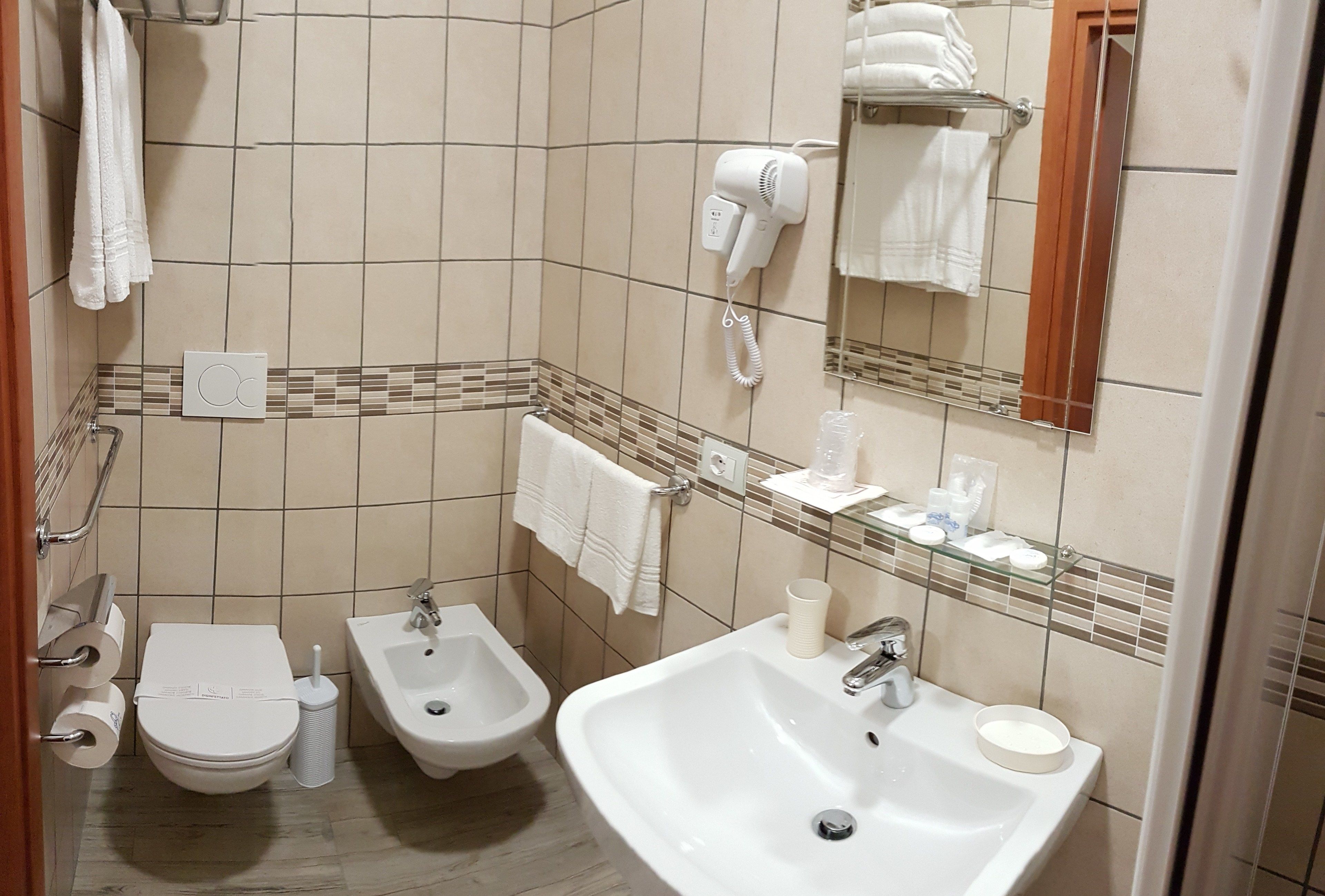 basic studio, 1 bedroom, annex building | bathroom | shower, free toiletries, hair dryer, bidet