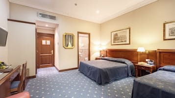 Frette Italian sheets, hypo-allergenic bedding, down duvets