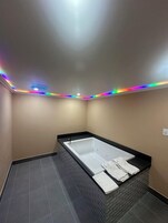 Bañera de hidromasaje interior