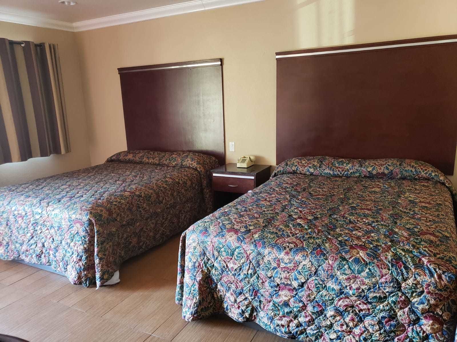 2 Double Bed, Smoking | Blackout drapes, iron/ironing board, free WiFi, bed sheets